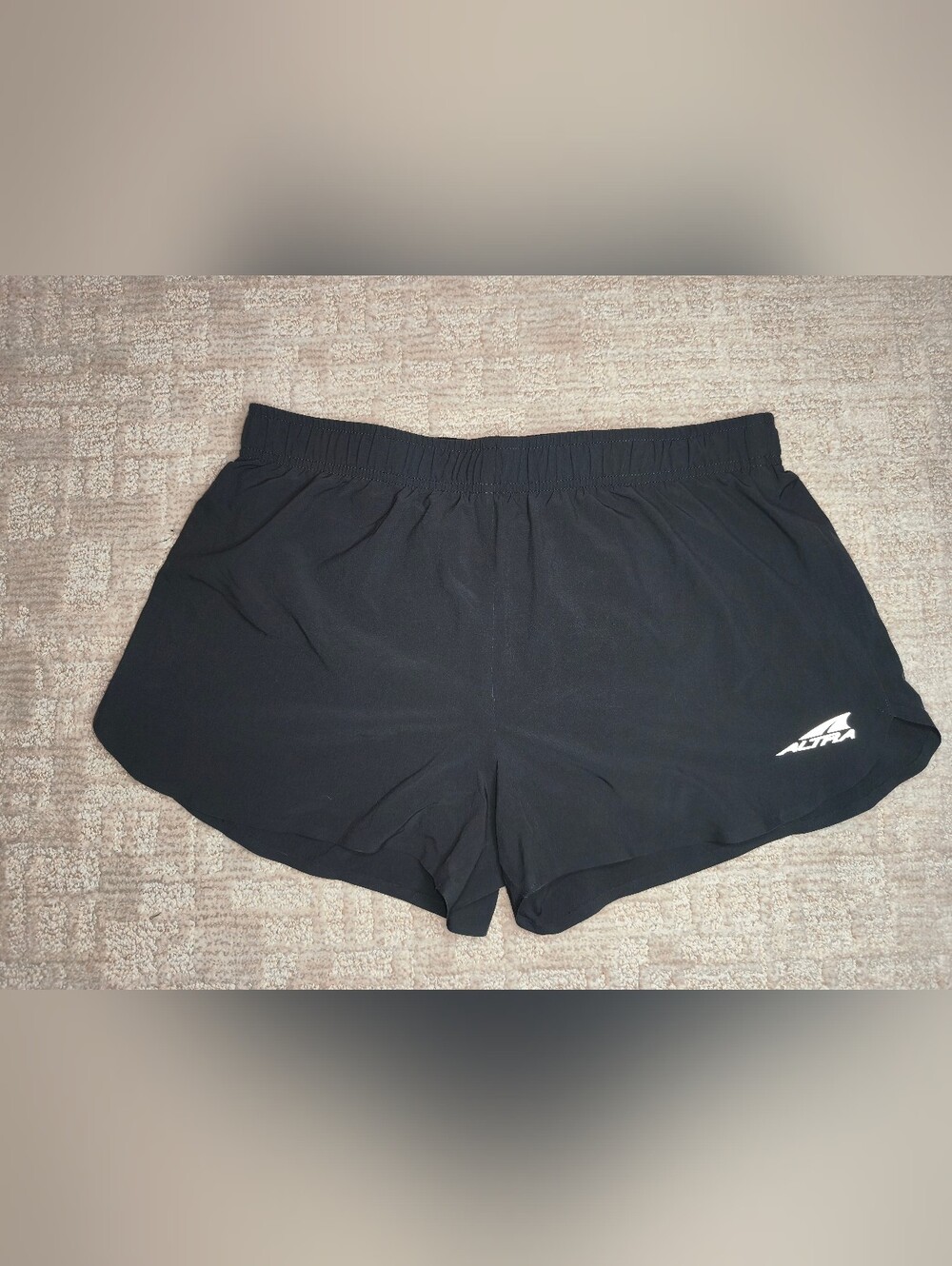Altra Women's Running Shorts Black Elastic Waist Athletic Gym Fitness Size L EUC